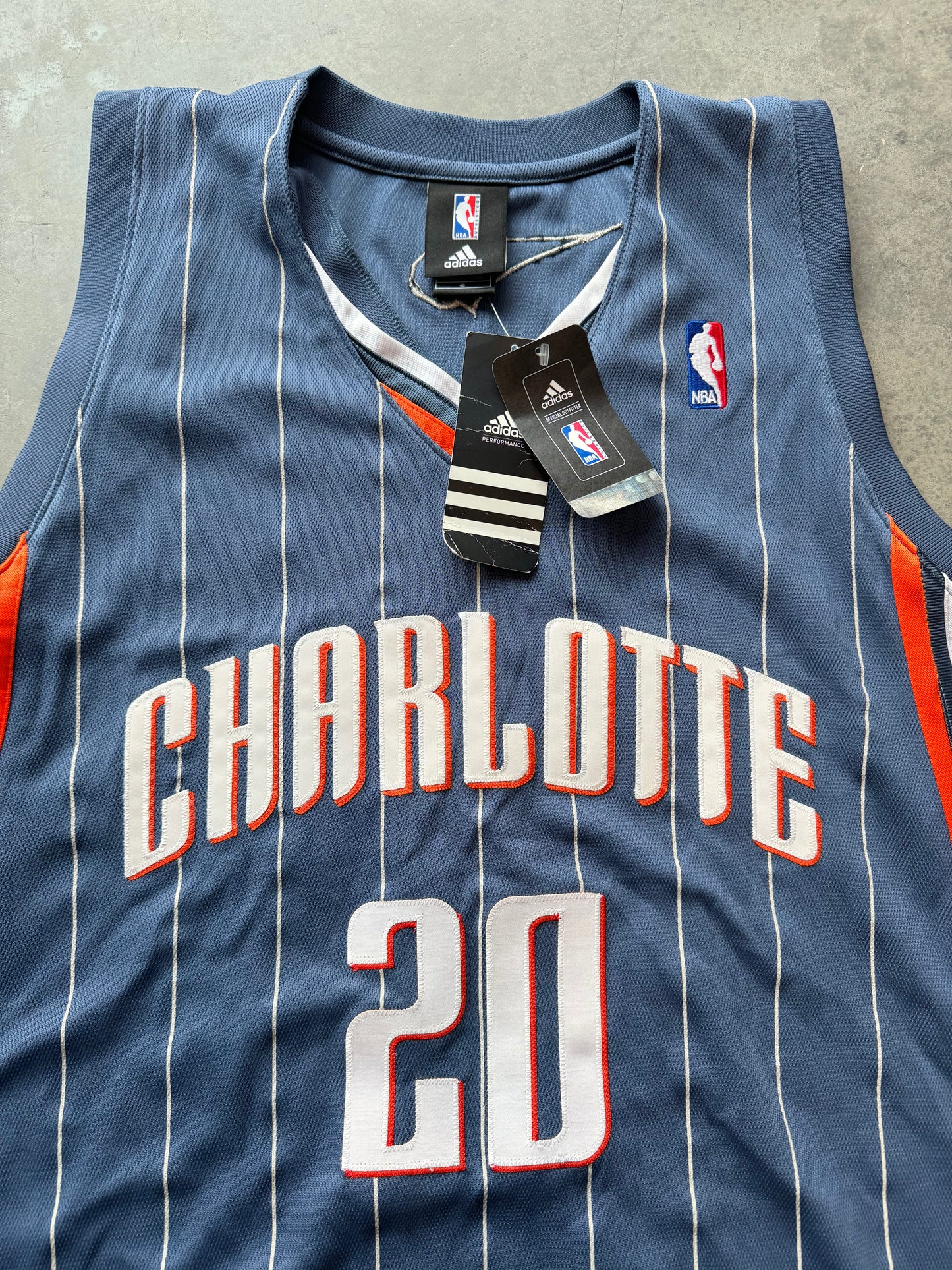 2009/2010 Charlotte Bobcats Raymond Felton Vintage Adidas Authentic Fully Stitched NBA Jersey - Deadstock & Signed (48/XL)