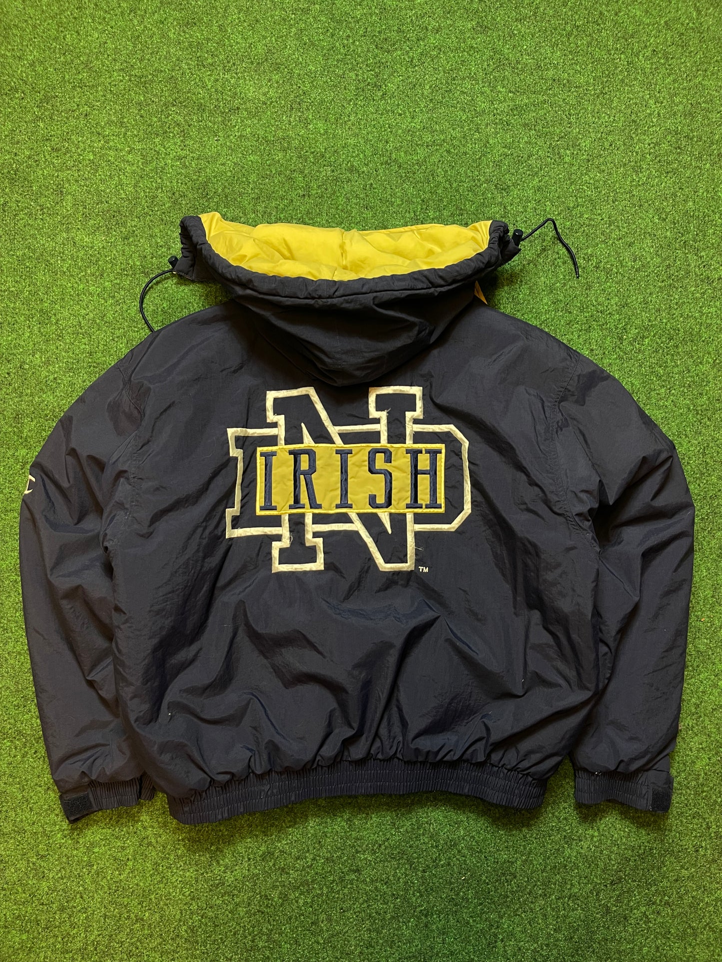 90’s Notre Dame Fighting Irish Vintage Champion Puffer Jacket (Boxy Medium)