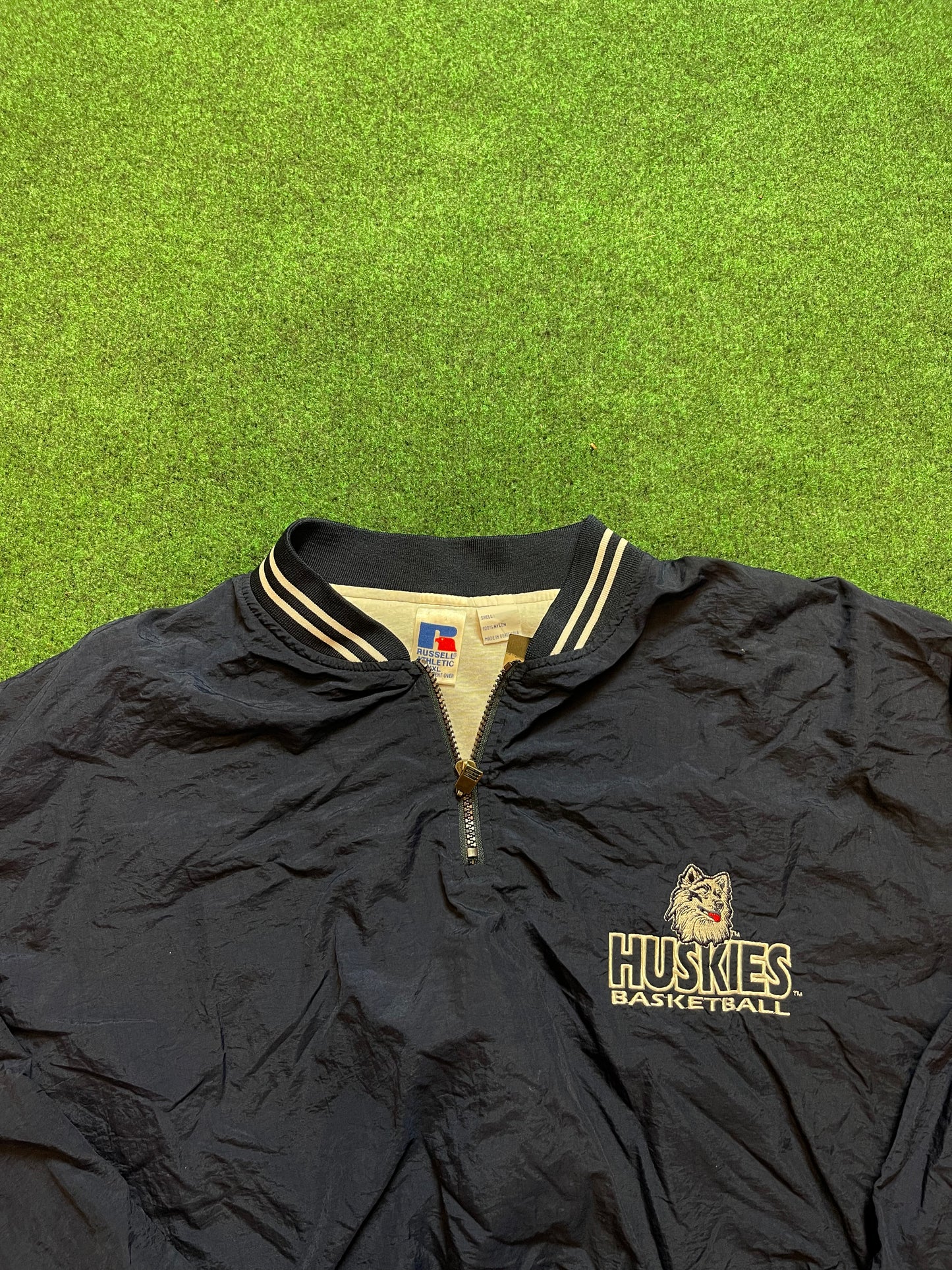 90’s UConn Huskies Basketball Vintage Russell Athletic Half Zip Pullover (XXL)