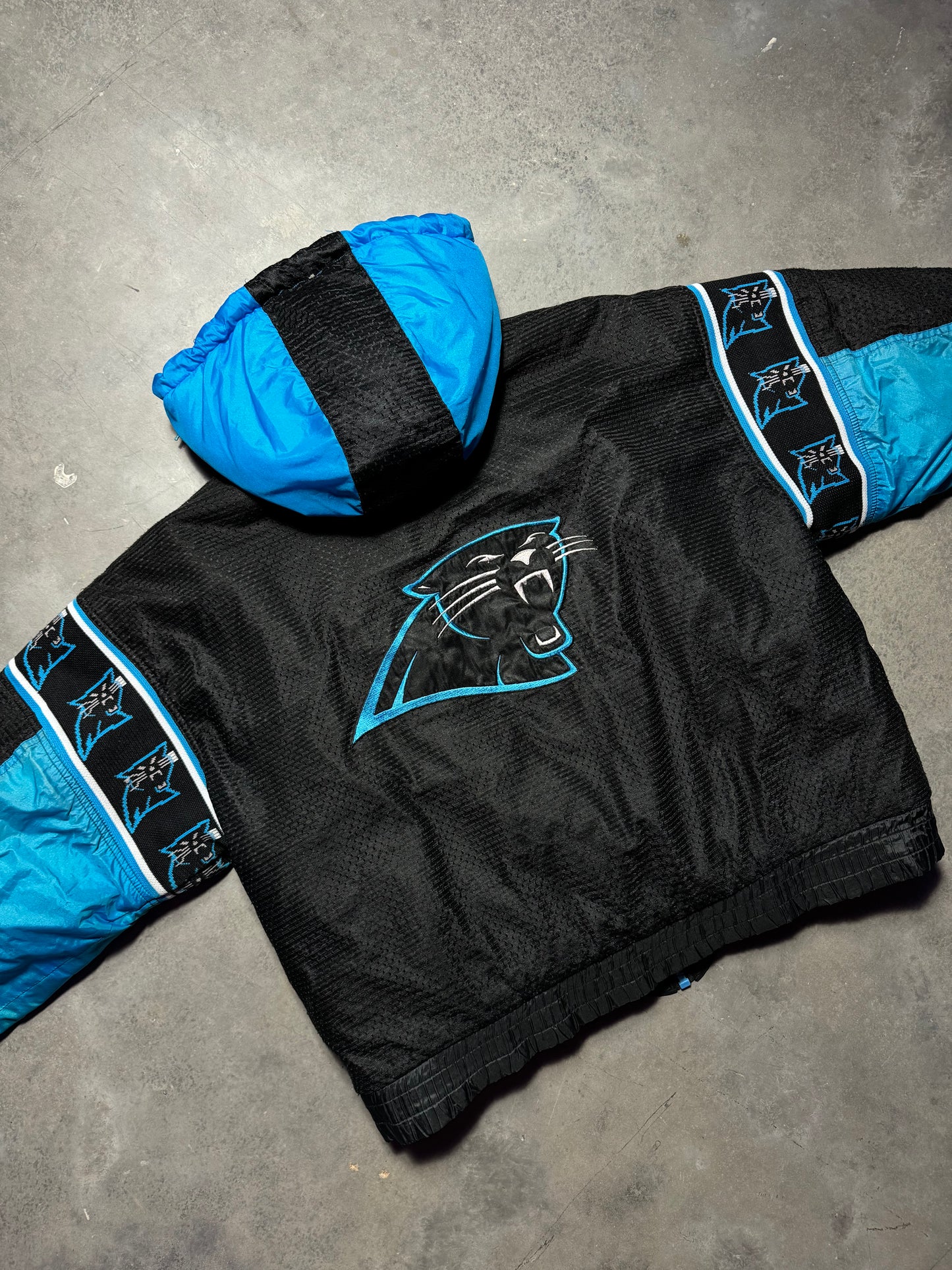 90’s Carolina Panthers Vintage Reversible Pro Player Repeat Logo NFL Puffer Jacket (Large)