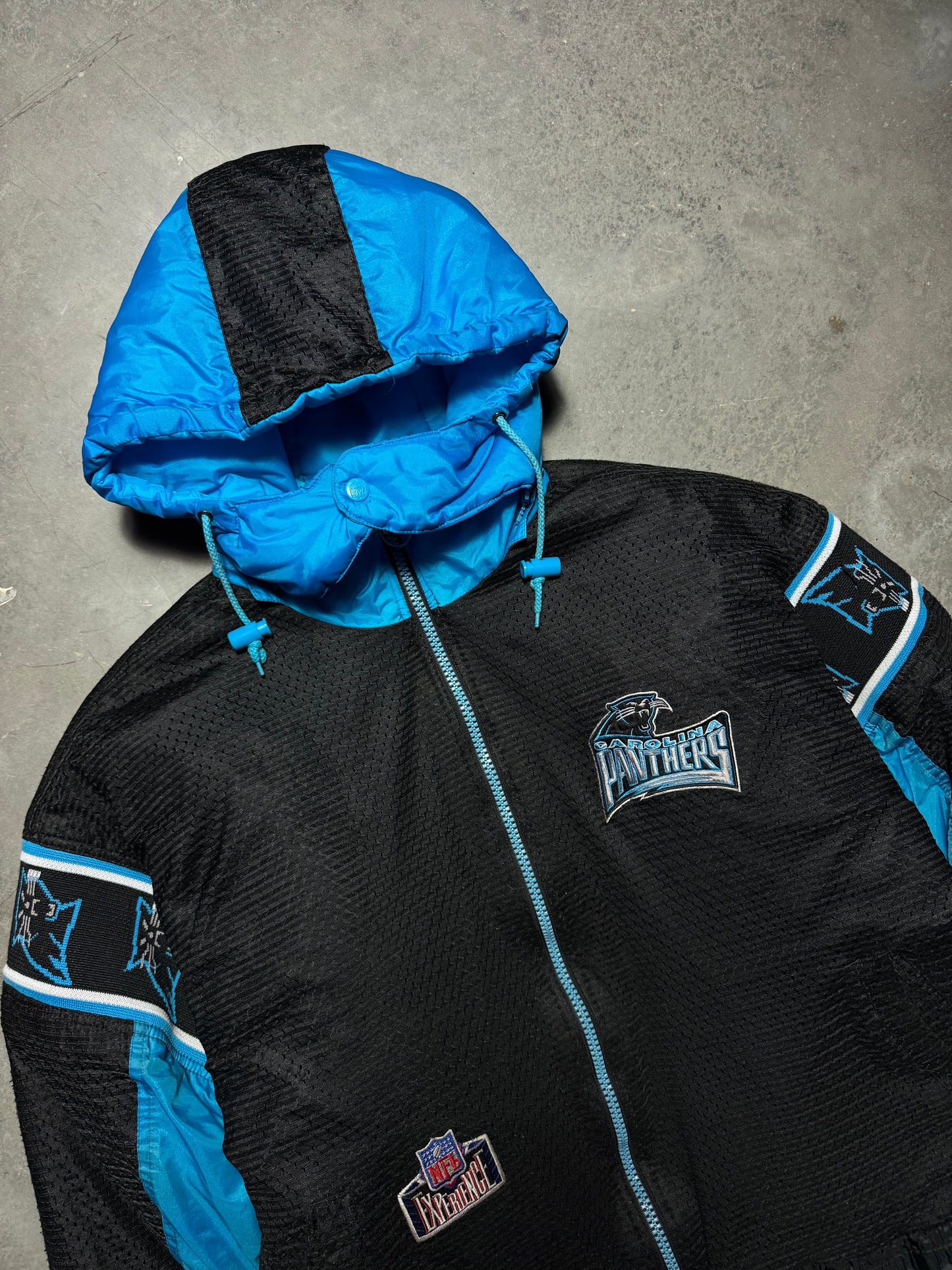 90’s Carolina Panthers Vintage Reversible Pro Player Repeat Logo NFL Puffer Jacket (Large)