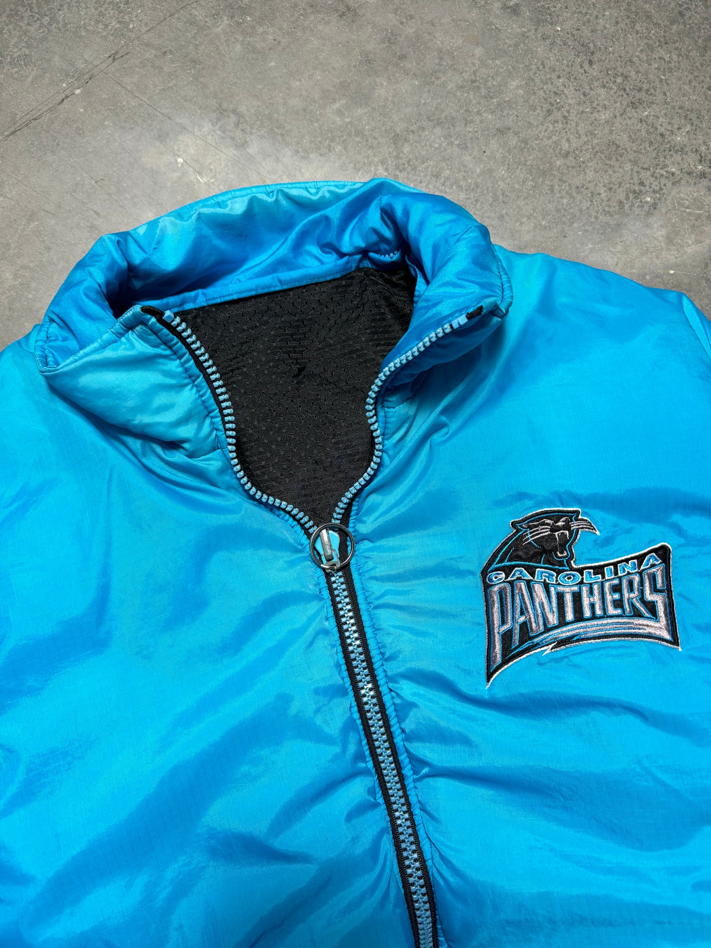 90’s Carolina Panthers Vintage Reversible Pro Player Repeat Logo NFL Puffer Jacket (Large)