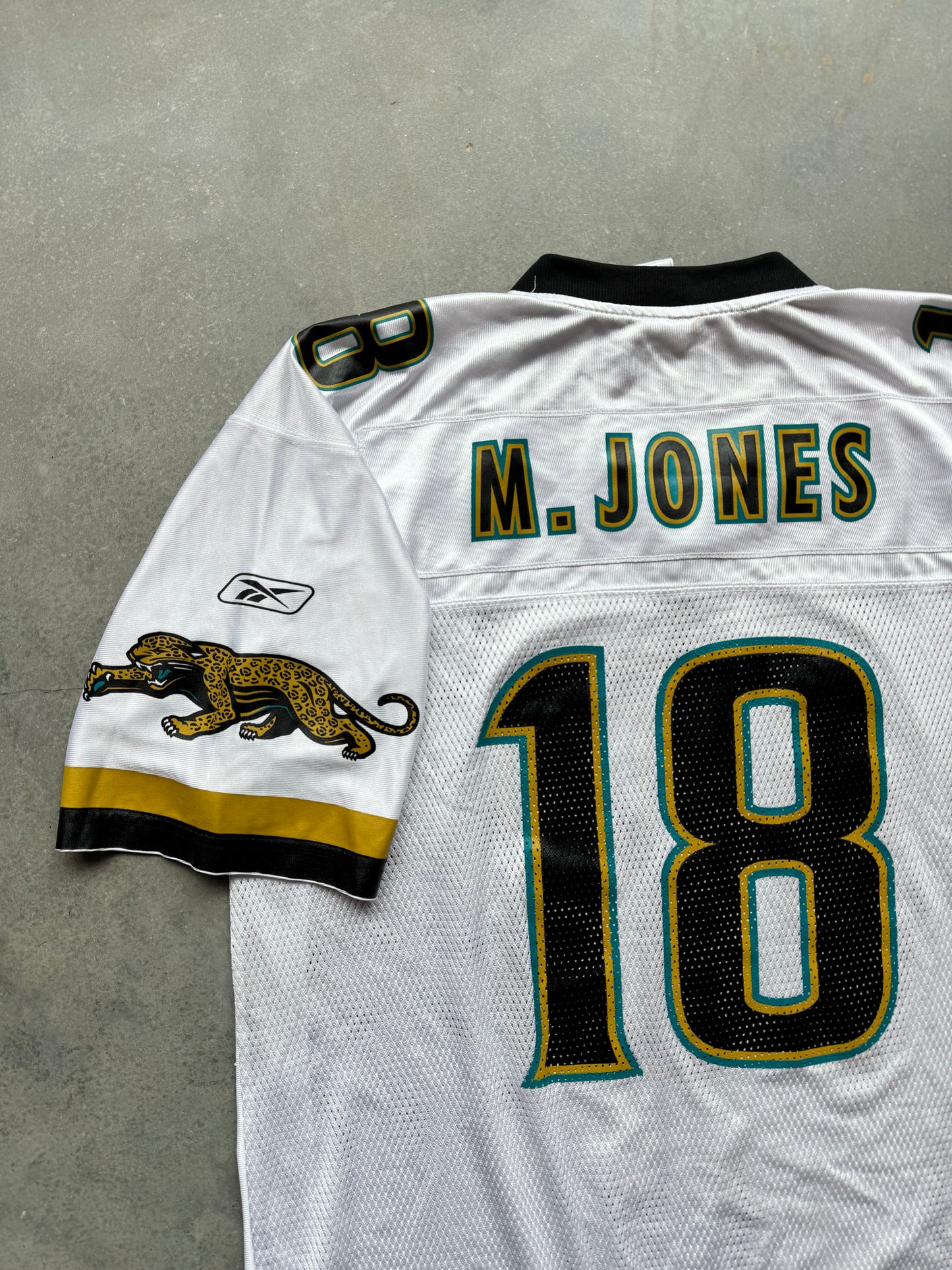 00’s Jacksonville Jaguars Matt Jones Vintage White Reebok NFL Jersey (Large)