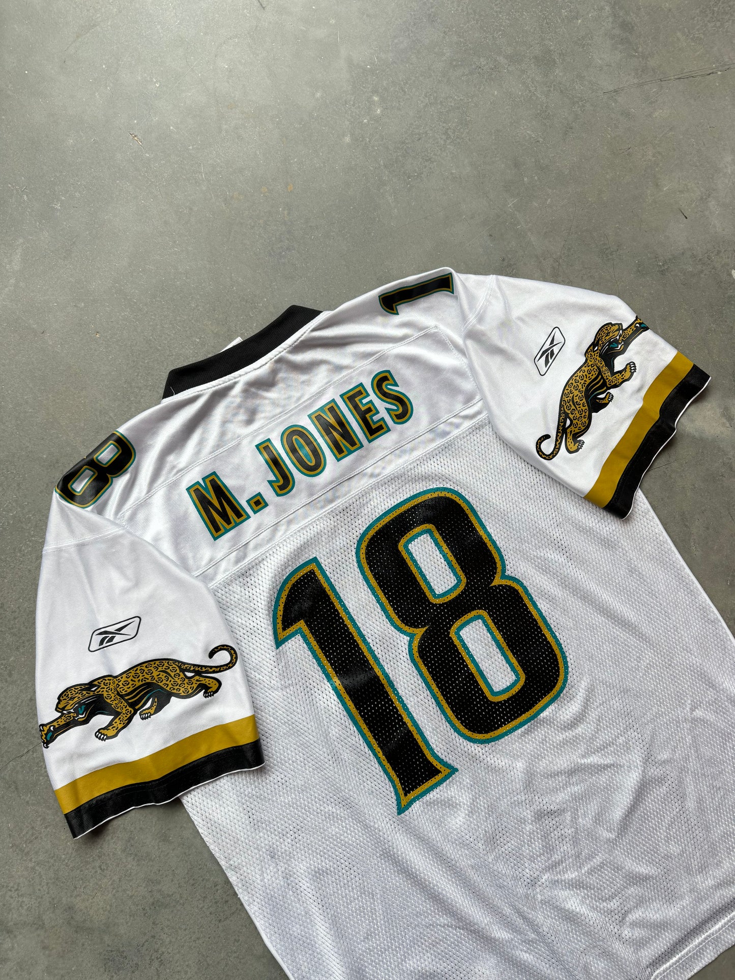 00’s Jacksonville Jaguars Matt Jones Vintage White Reebok NFL Jersey (Large)