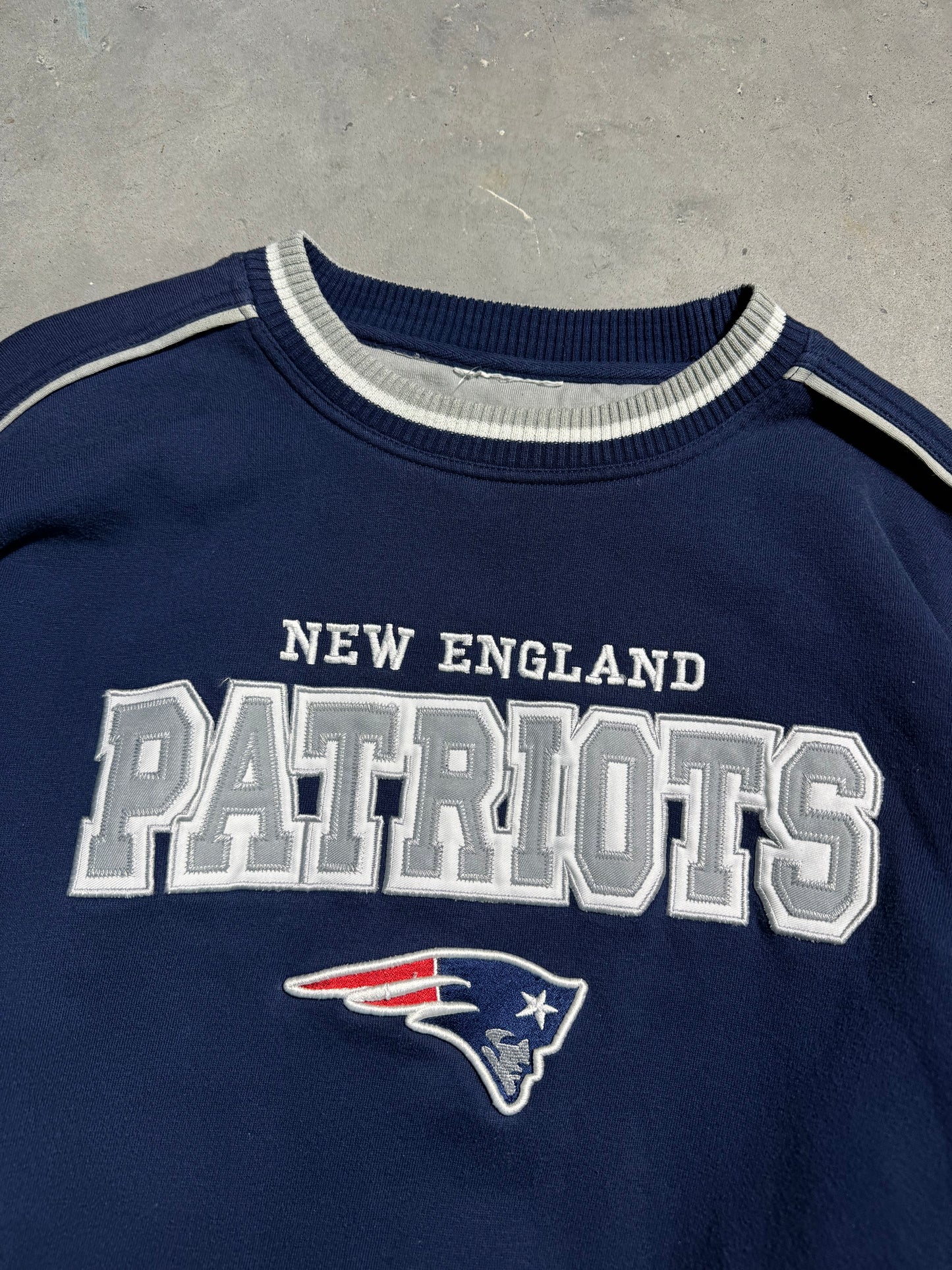 90’s New England Patriots Vintage Navy Blue Lee Sport Ribbed Heavyweight NFL Crewneck (XXL)
