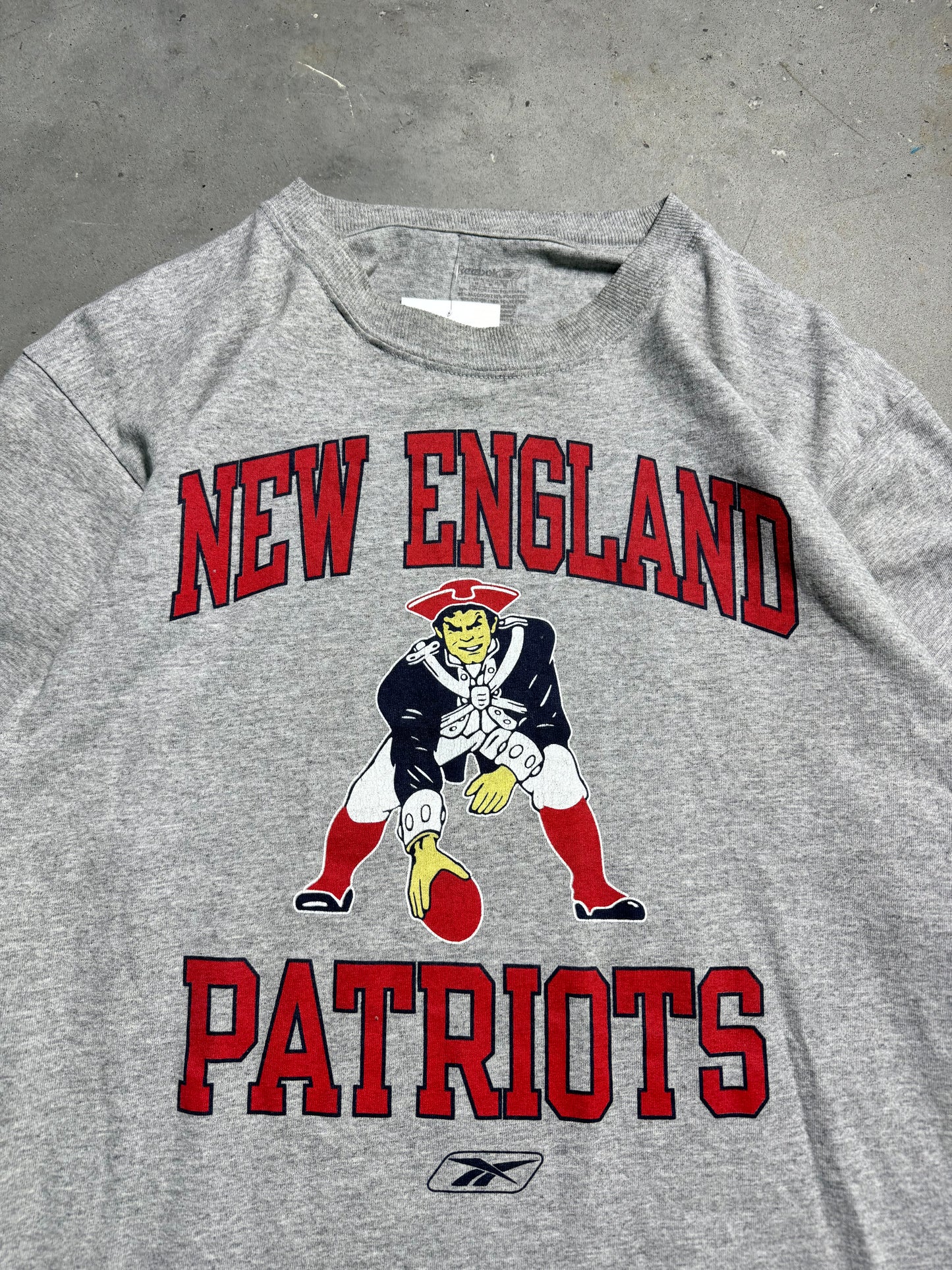 00’s New England Patriots Vintage Grey Pat The Patriot Reebok NFL Throwback Tee (Medium)