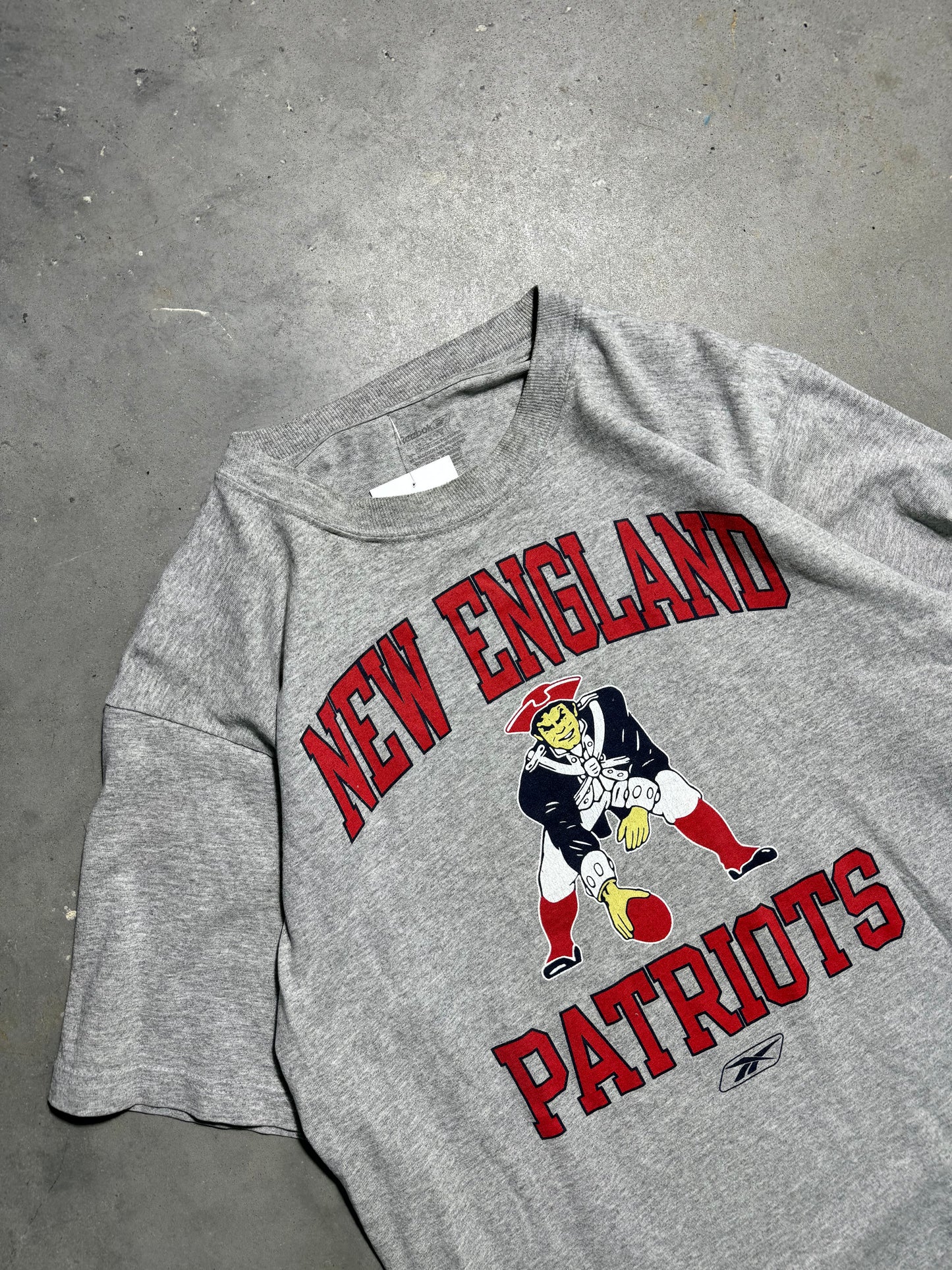 00’s New England Patriots Vintage Grey Pat The Patriot Reebok NFL Throwback Tee (Medium)