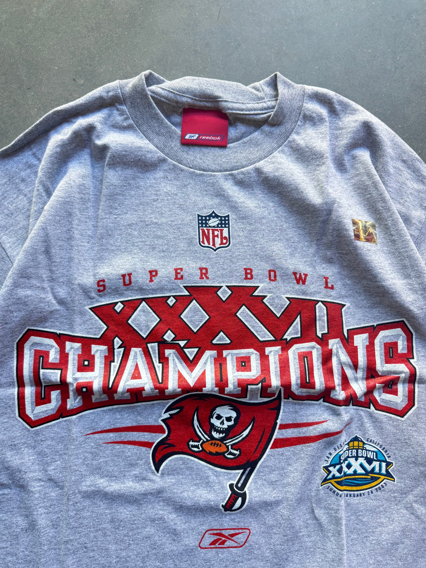 2003 Tampa Bay Buccaneers Super Bowl XXXVII Champions Vintage Reebok NFL Tee - Deadstock (Medium)