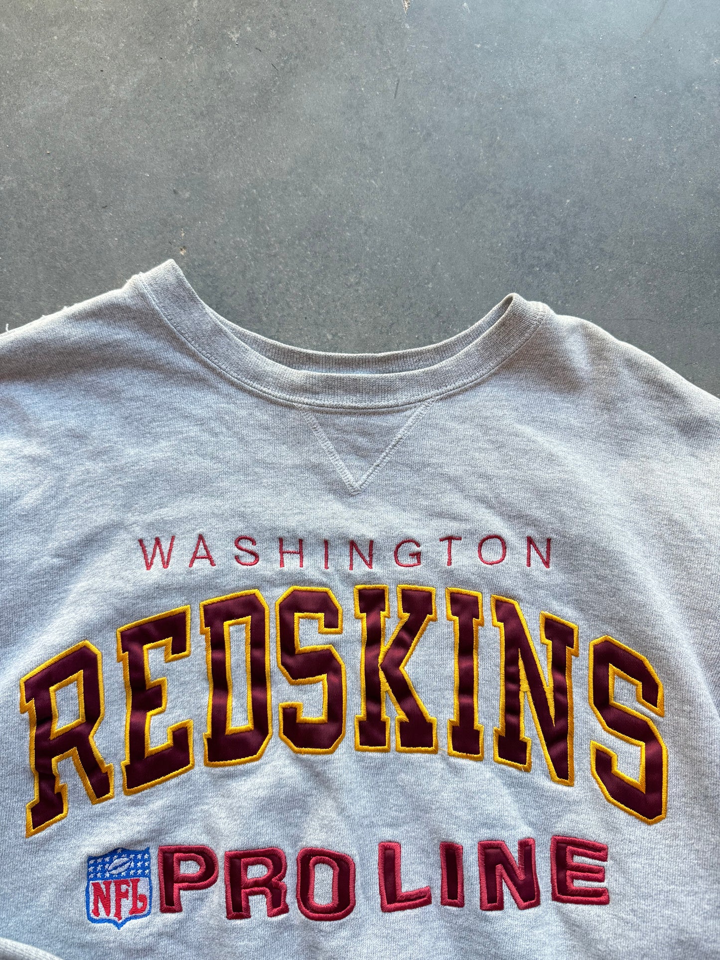 90’s Washington Redskins Vintage Champion NFL Pro Line Embroidered Crewneck (Large)