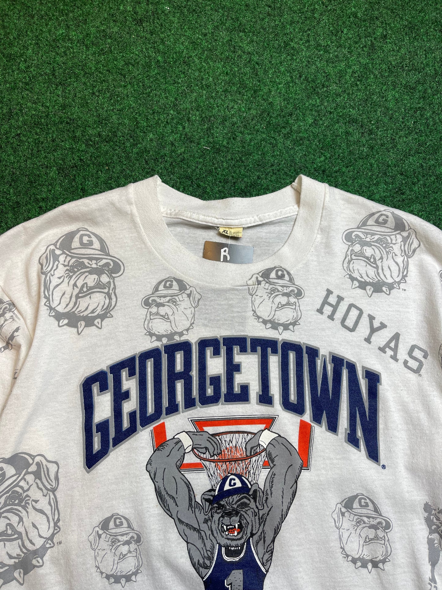 90’s Georgetown Hoyas Vintage College Basketball All Over Print Tee (Large)