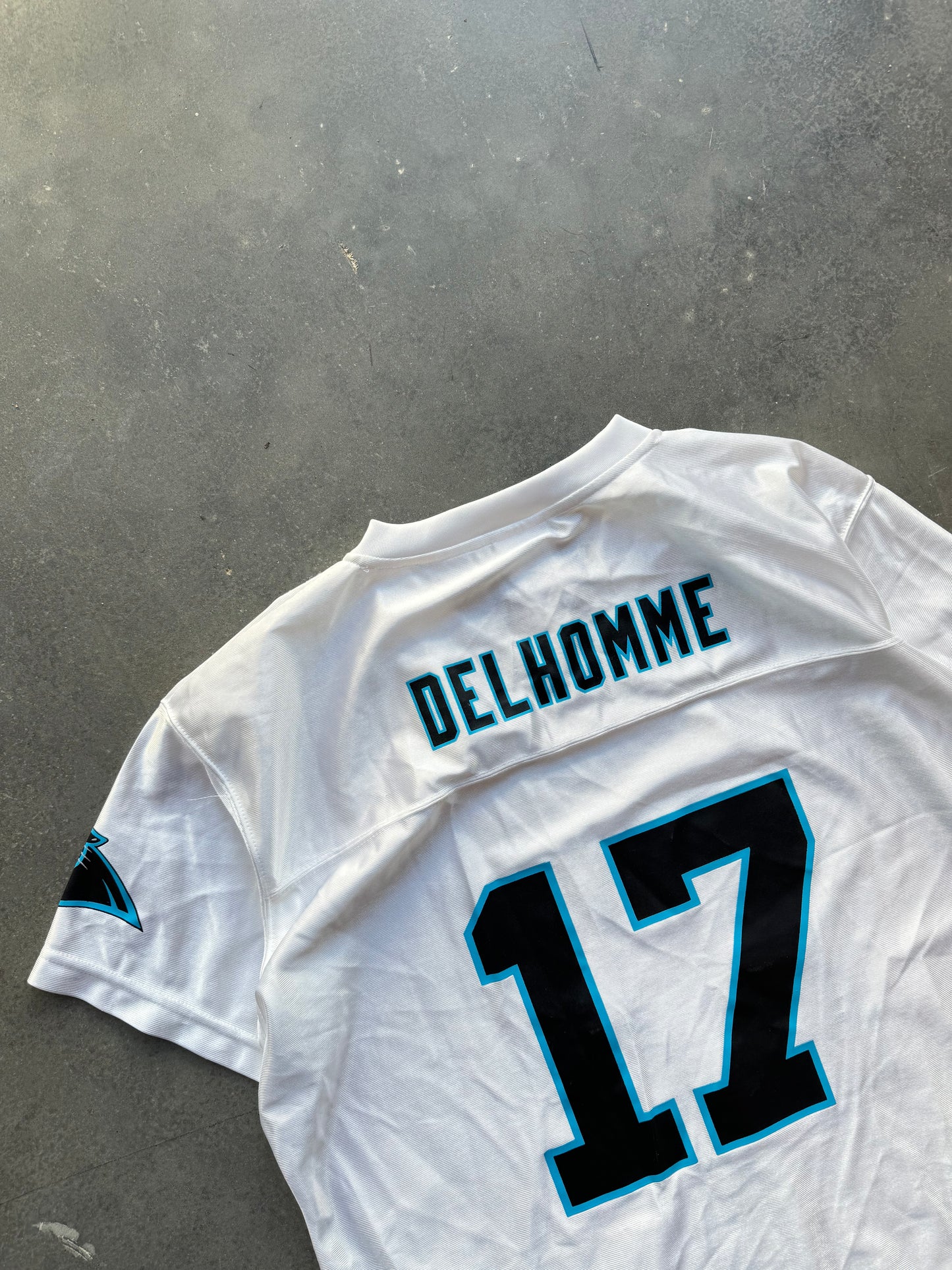 00’s Carolina Panthers Jake Delhomme Vintage Women’s White NFL Jersey (Women’s XL)