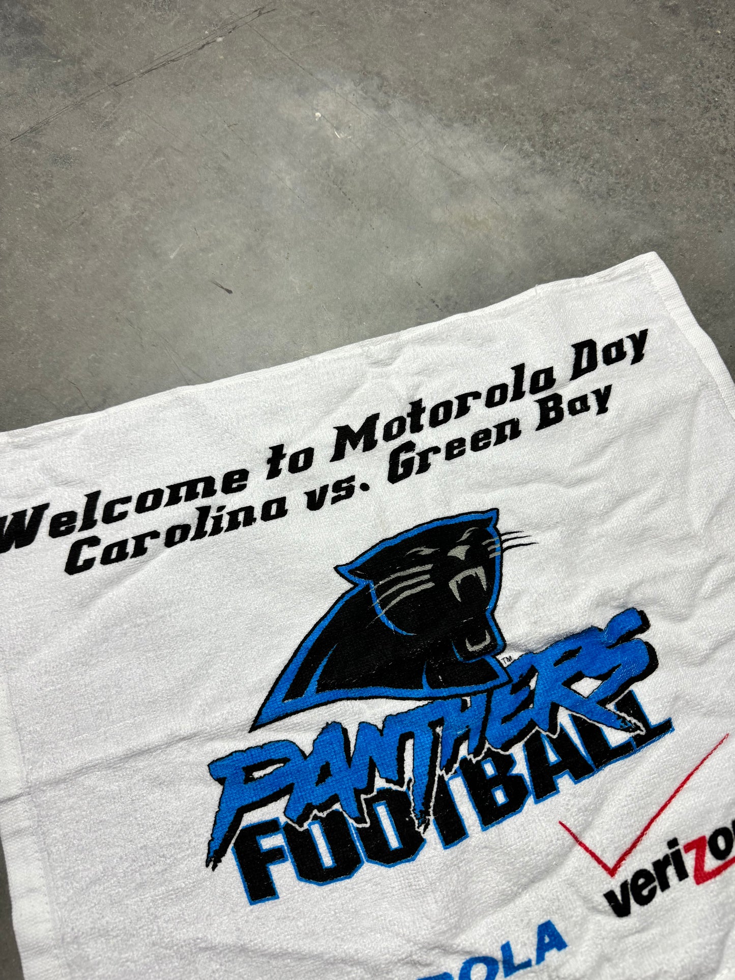 2004 Carolina Panthers vs. Green Bay Packers Monday Night Football Vintage Display White Cotton Fan Towel - Brand New