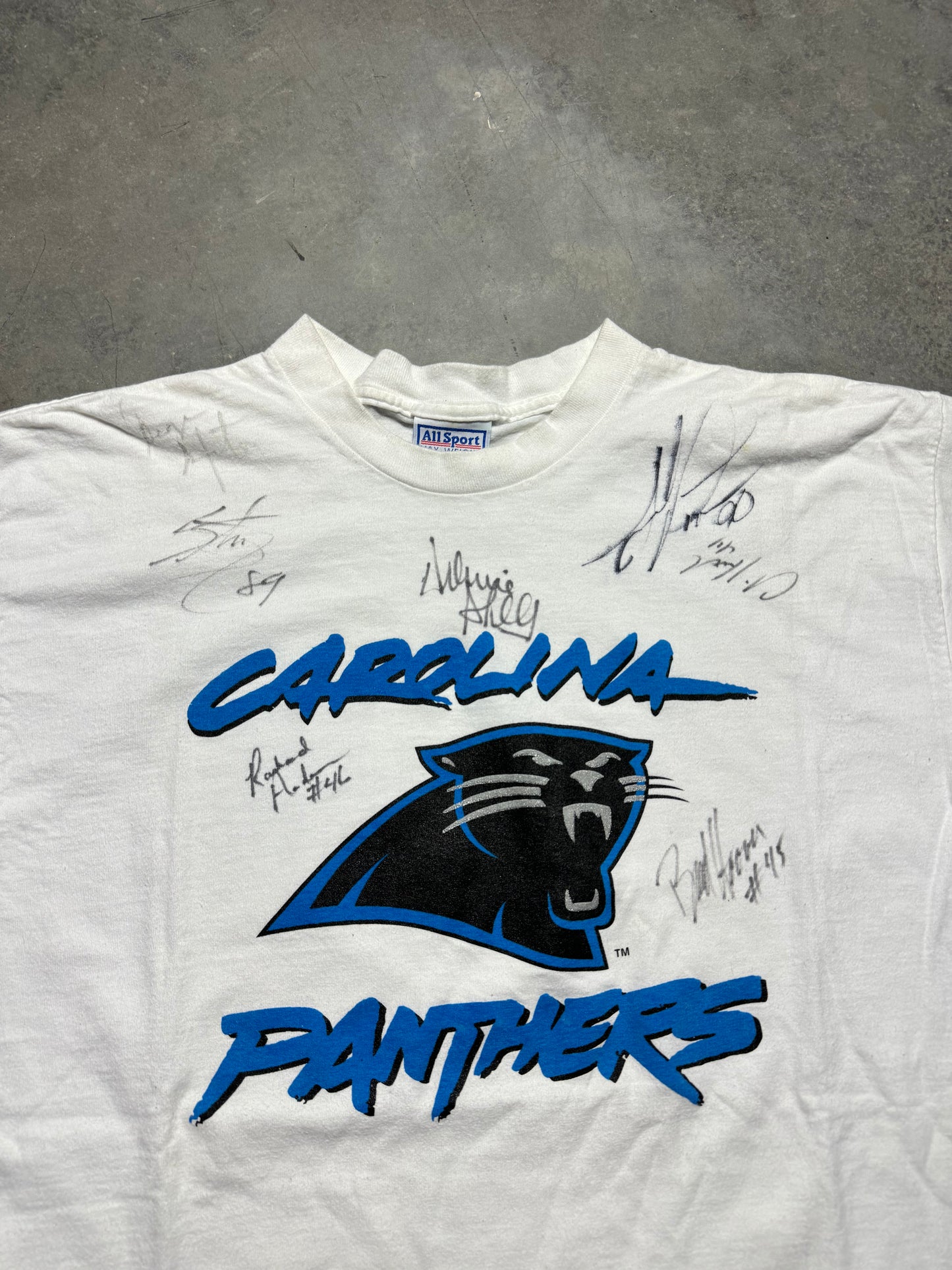 00’s Carolina Panthers Vintage White Cat Scratch Font Signed NFL Tee - Steve Smith, Julius Peppers, Brad Hoover (Large)
