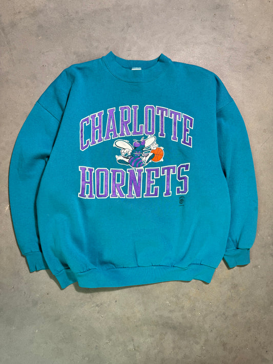 90’s Charlotte Hornets Vintage Arch Block Letter Spellout Logo 7 NBA Crewneck (XL)