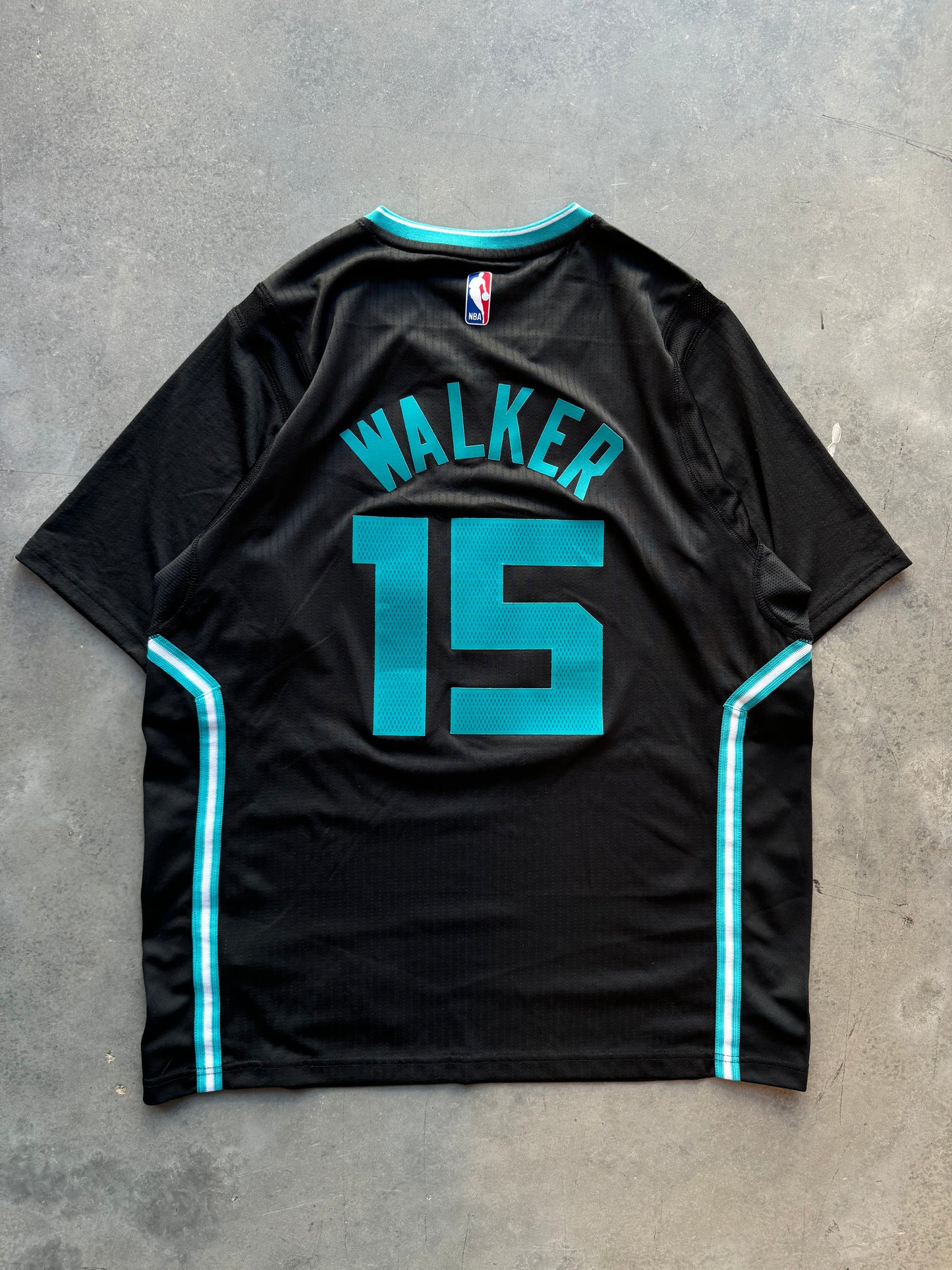 2015/2016 Charlotte Hornets Kemba Walker Adidas Black Buzz City Sleeved NBA Jersey (Large)