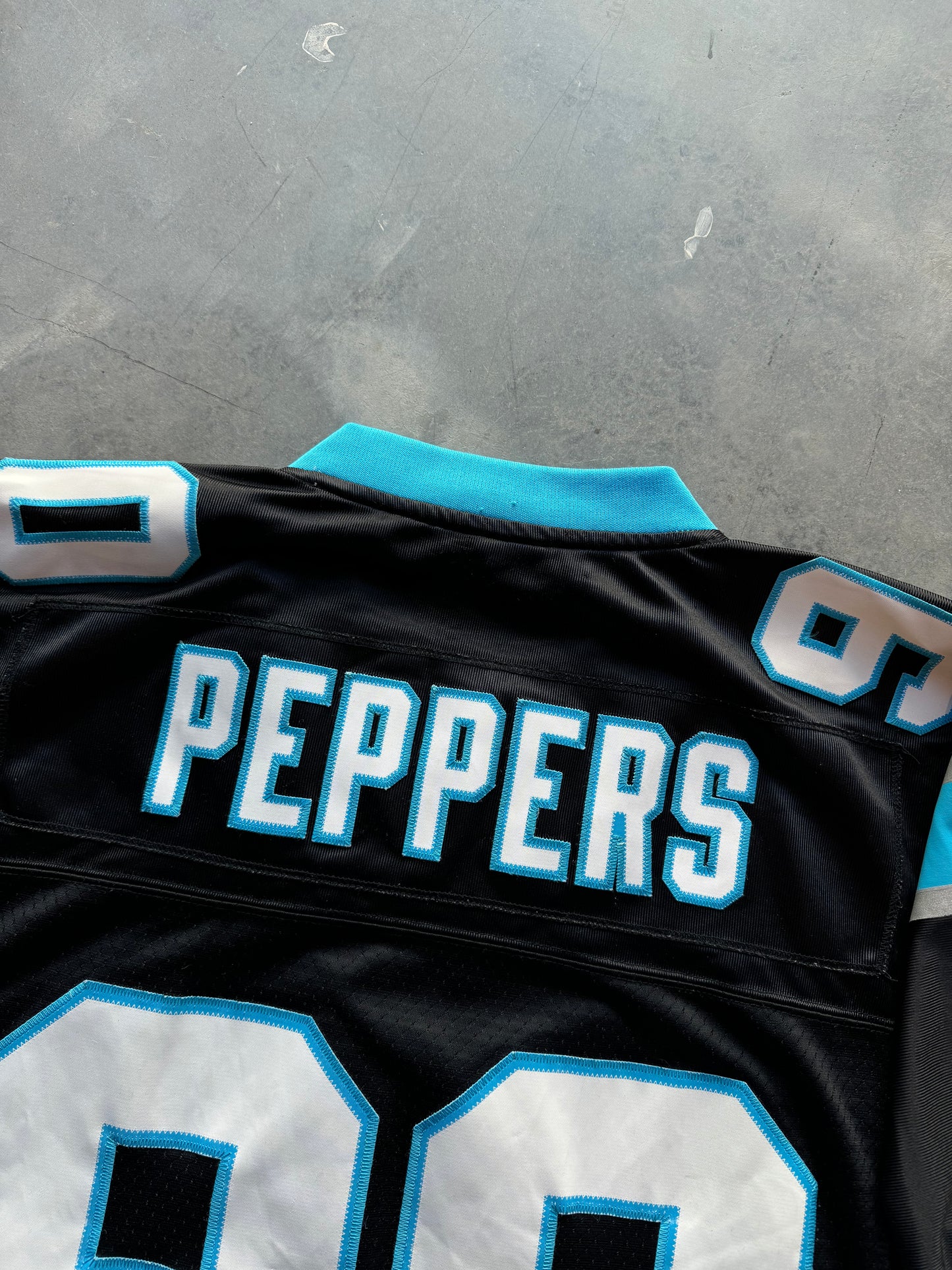 00’s Carolina Panthers Julius Peppers Vintage Black Reebok Swingman NFL Stitched Jersey (Medium)