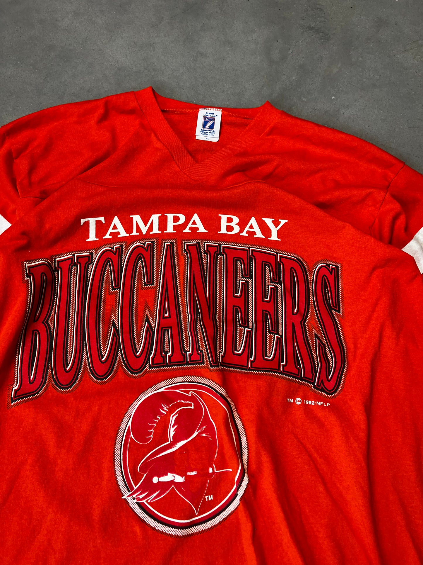 1992 Tampa Bay Buccaneers Creamsicle Spellout Logo Vintage NFL Jersey Tee (XL)