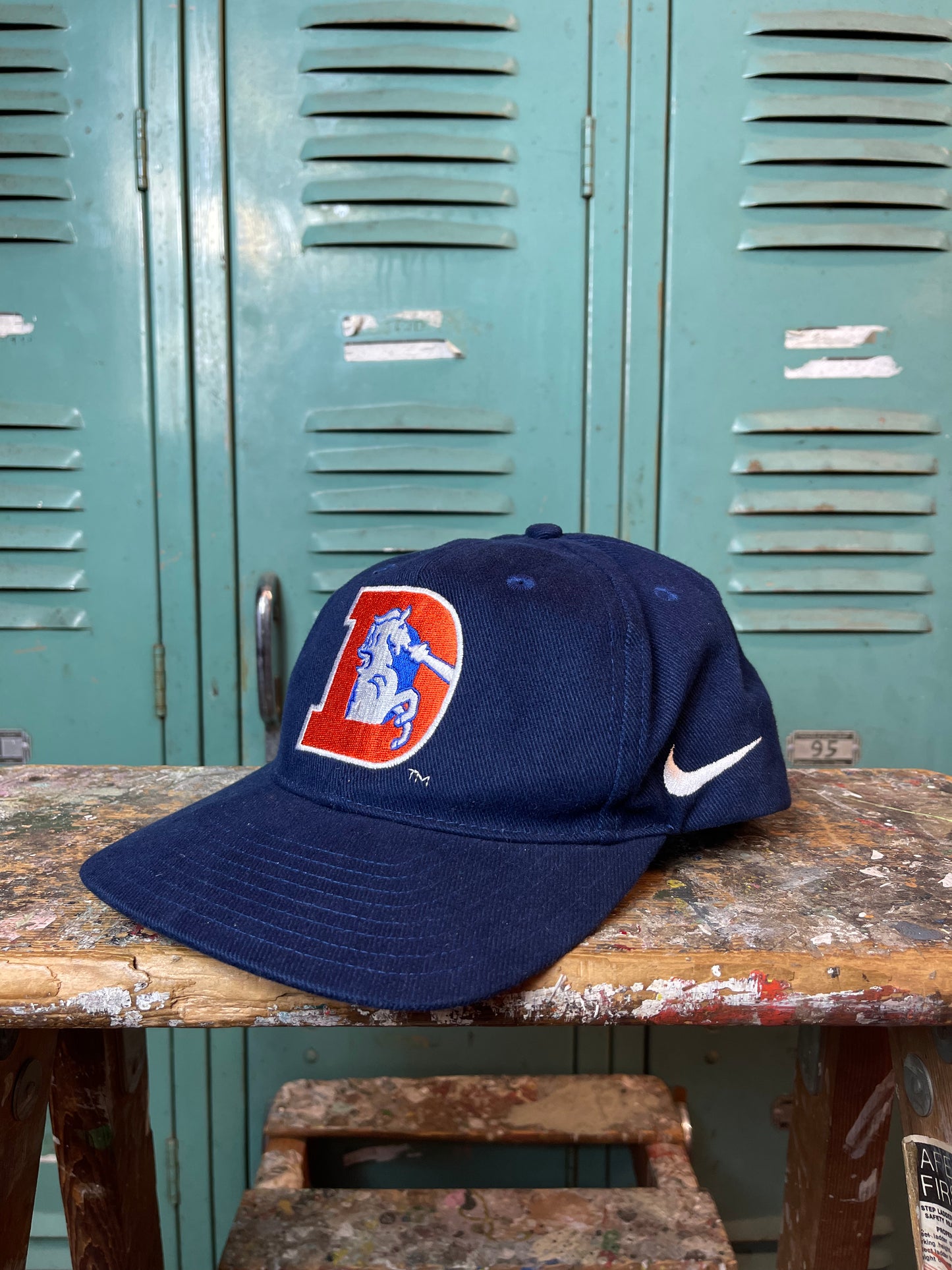 90’s Denver Broncos Vintage Nike Team Sports NFL Snapback Hat (OSFA)