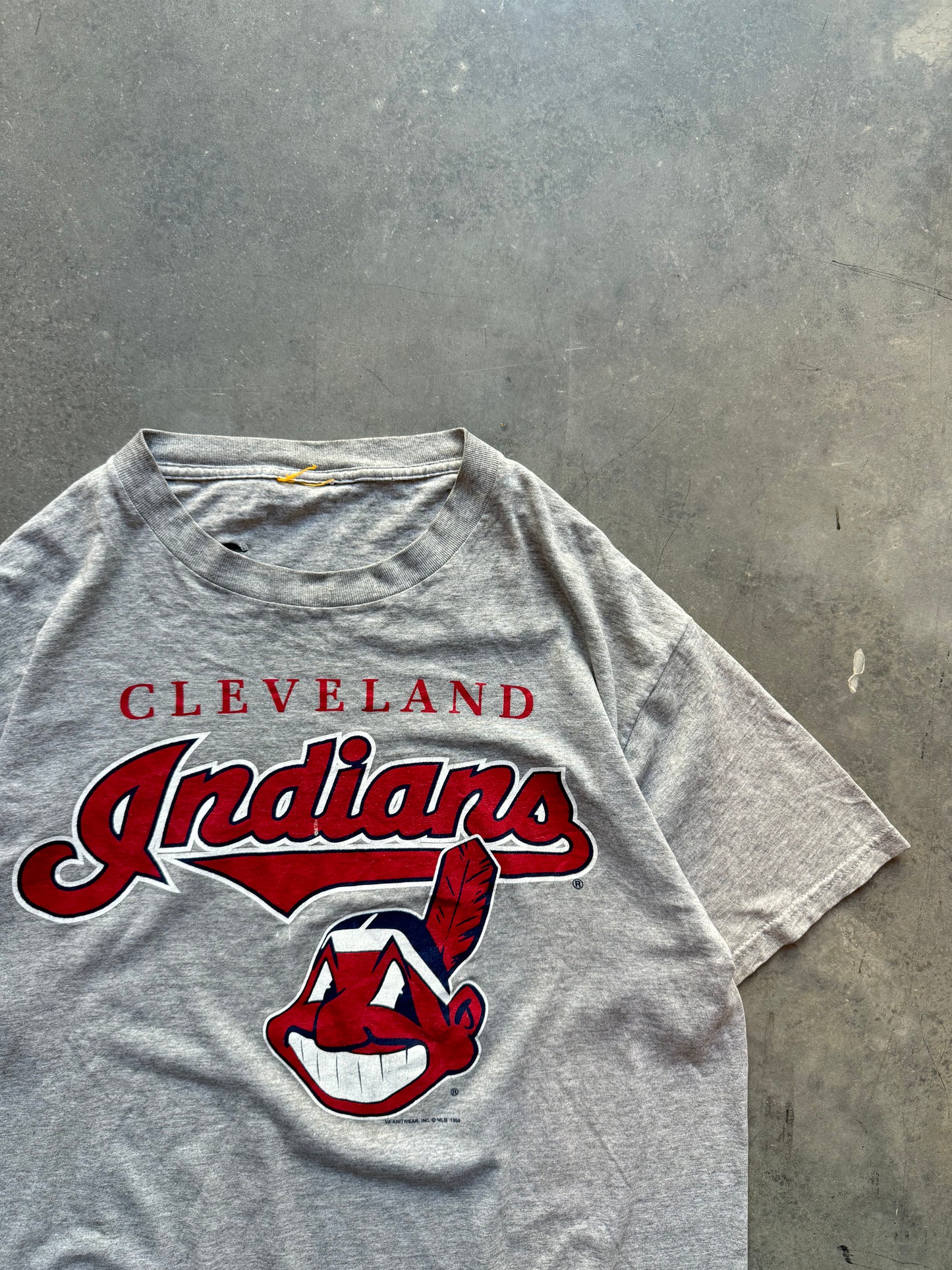 1999 Cleveland Indians Vintage Nutmeg Mills MLB Script Tee (XL)