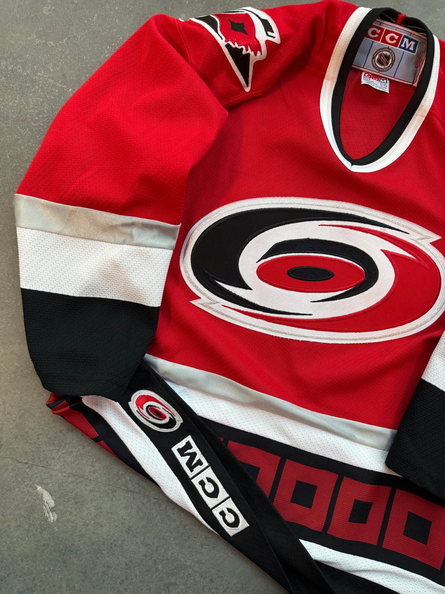 90’s Carolina Hurricanes Vintage CCM Red NHL Hockey Jersey (Youth L/XL)