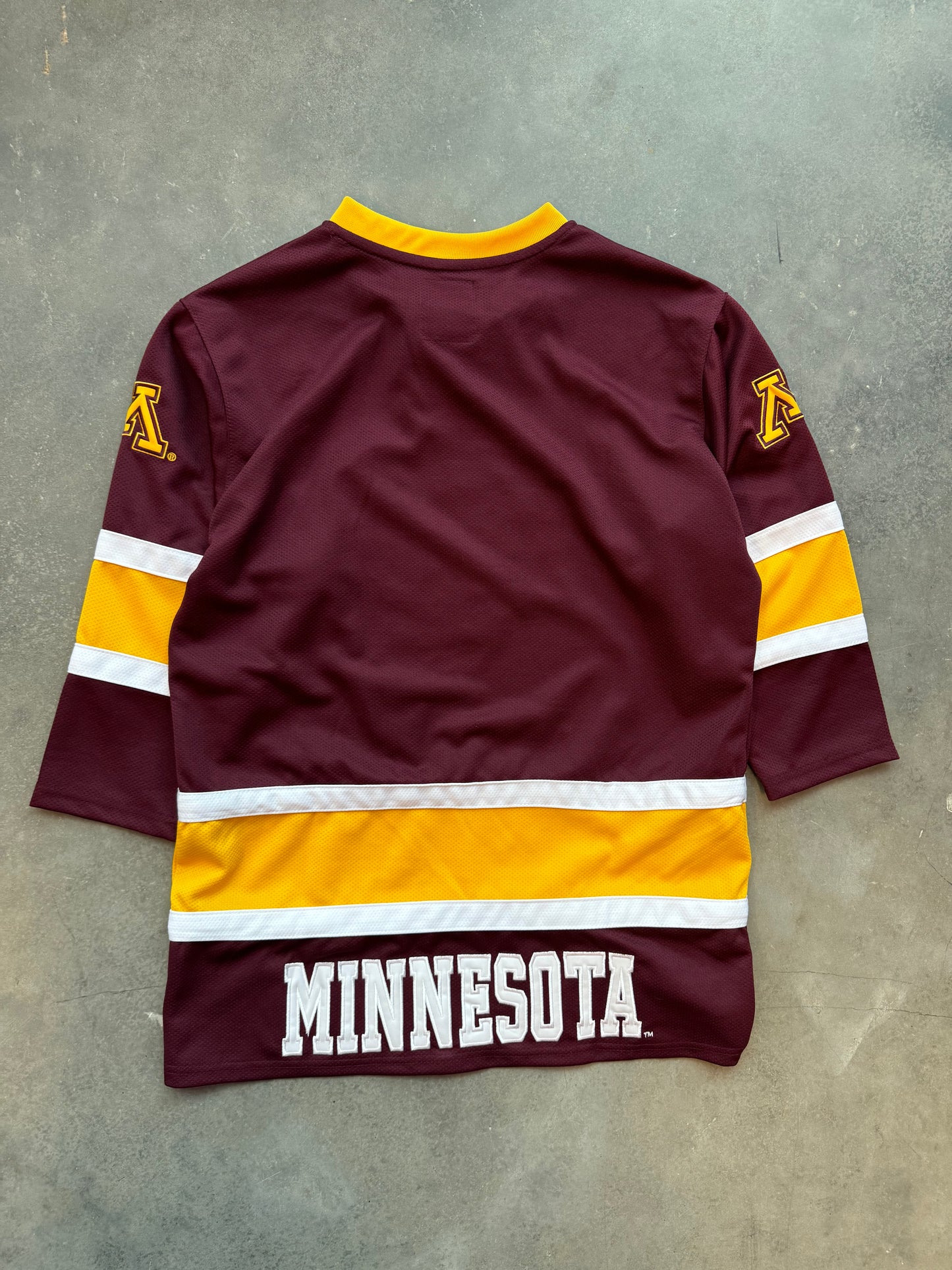 00’s Minnesota Gophers Coliseum Brand Hockey Jersey (Youth Large)