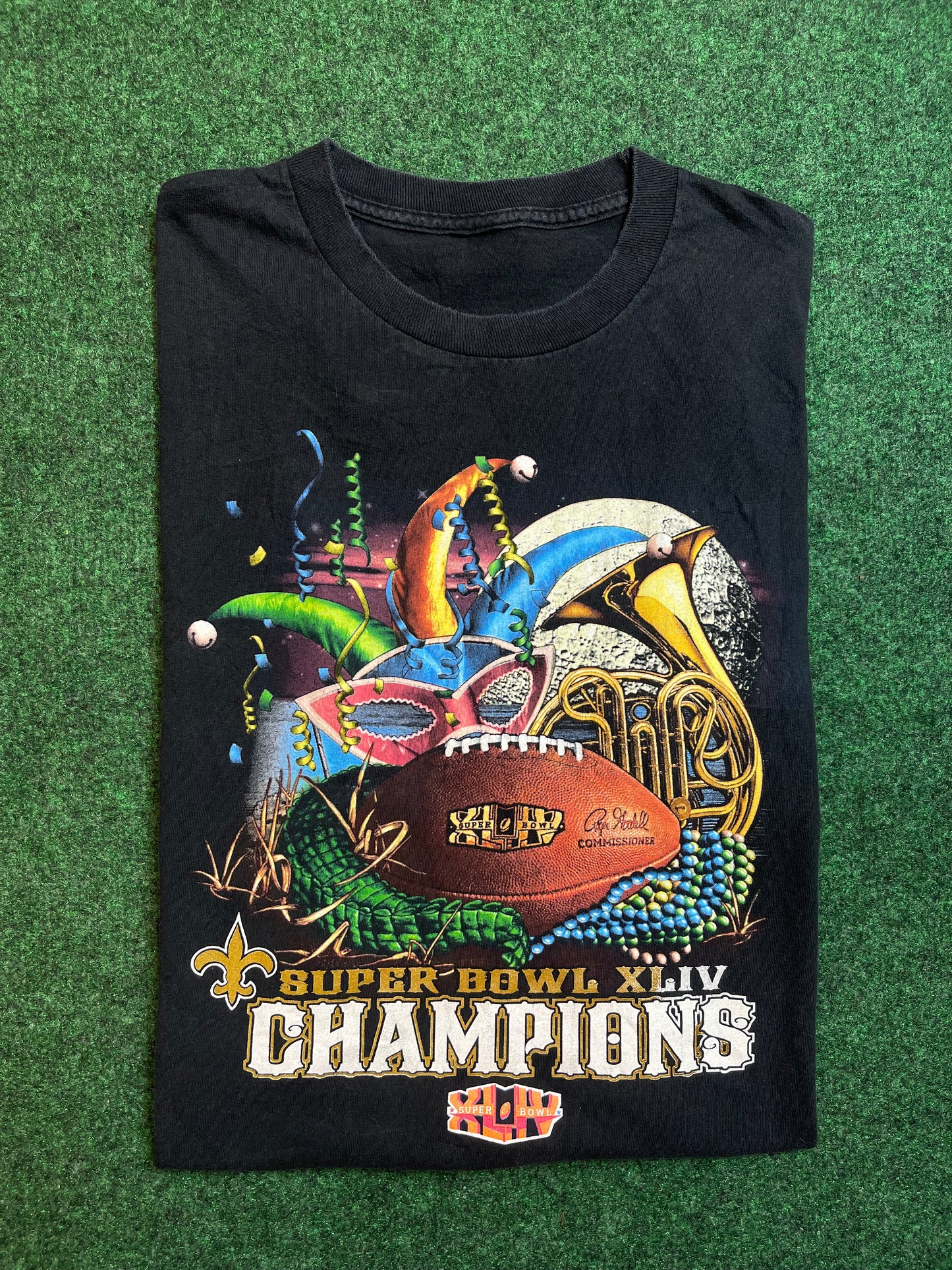 2010 New Orleans Saints Super Bowl XLIV Champions Vintage NFL Mardi Gras Tee (XL)