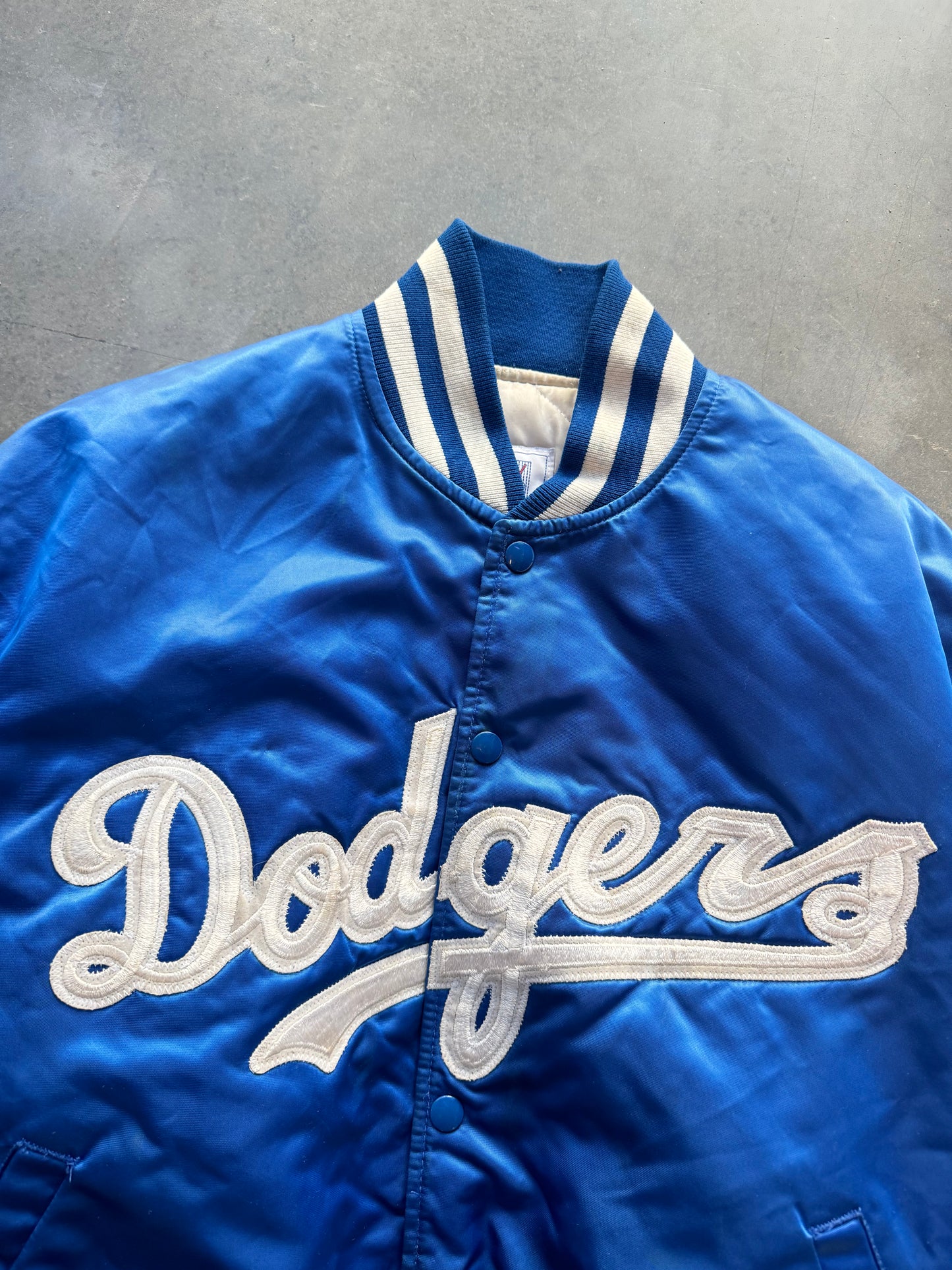 90’s Los Angeles Dodgers Vintage Starter MLB Script Spellout Satin Jacket (XL)