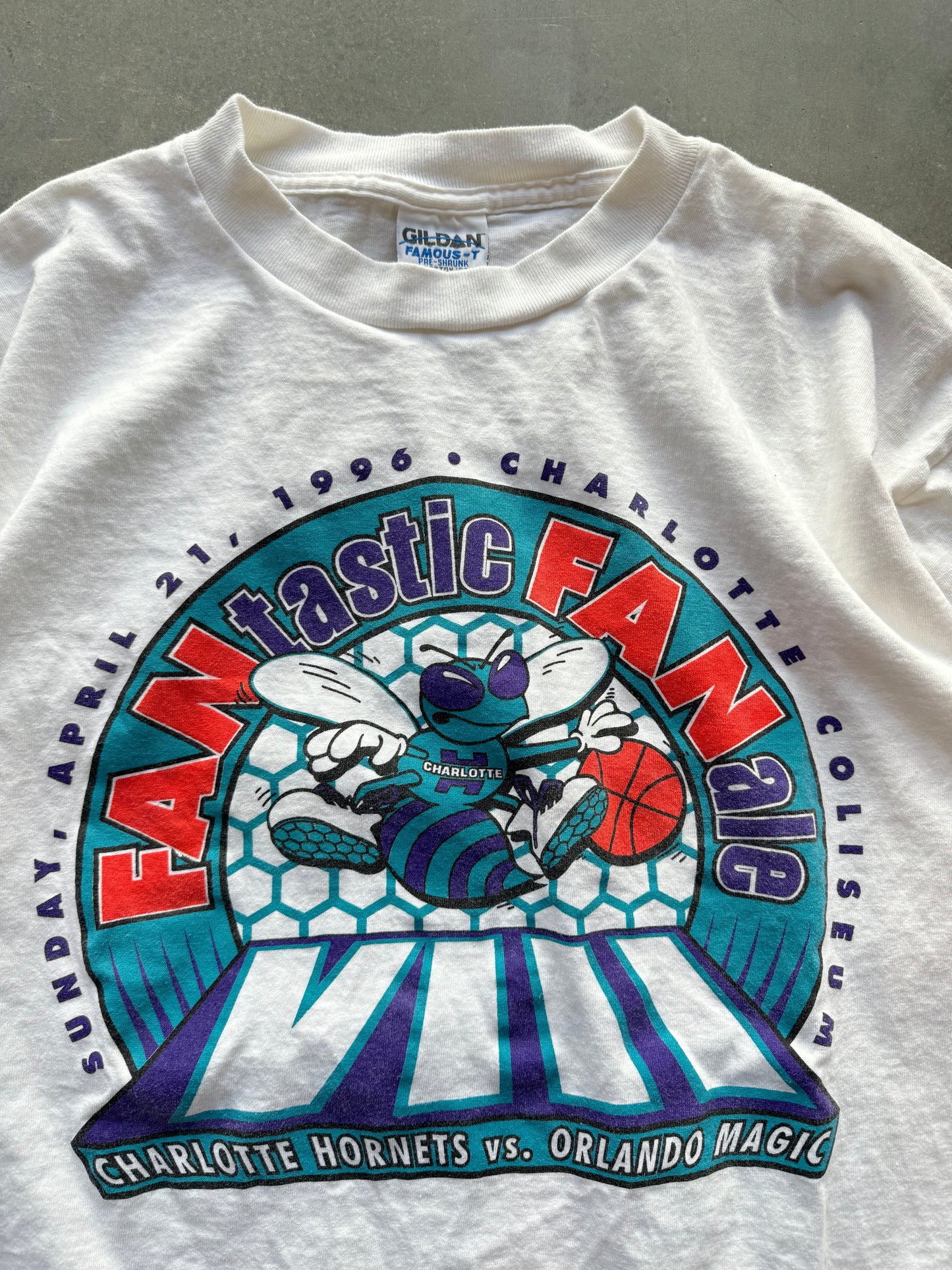 1996 Charlotte Hornets vs. Orlando Magic Fantastic Fanale Vintage NBA Match Up Tee (XL)