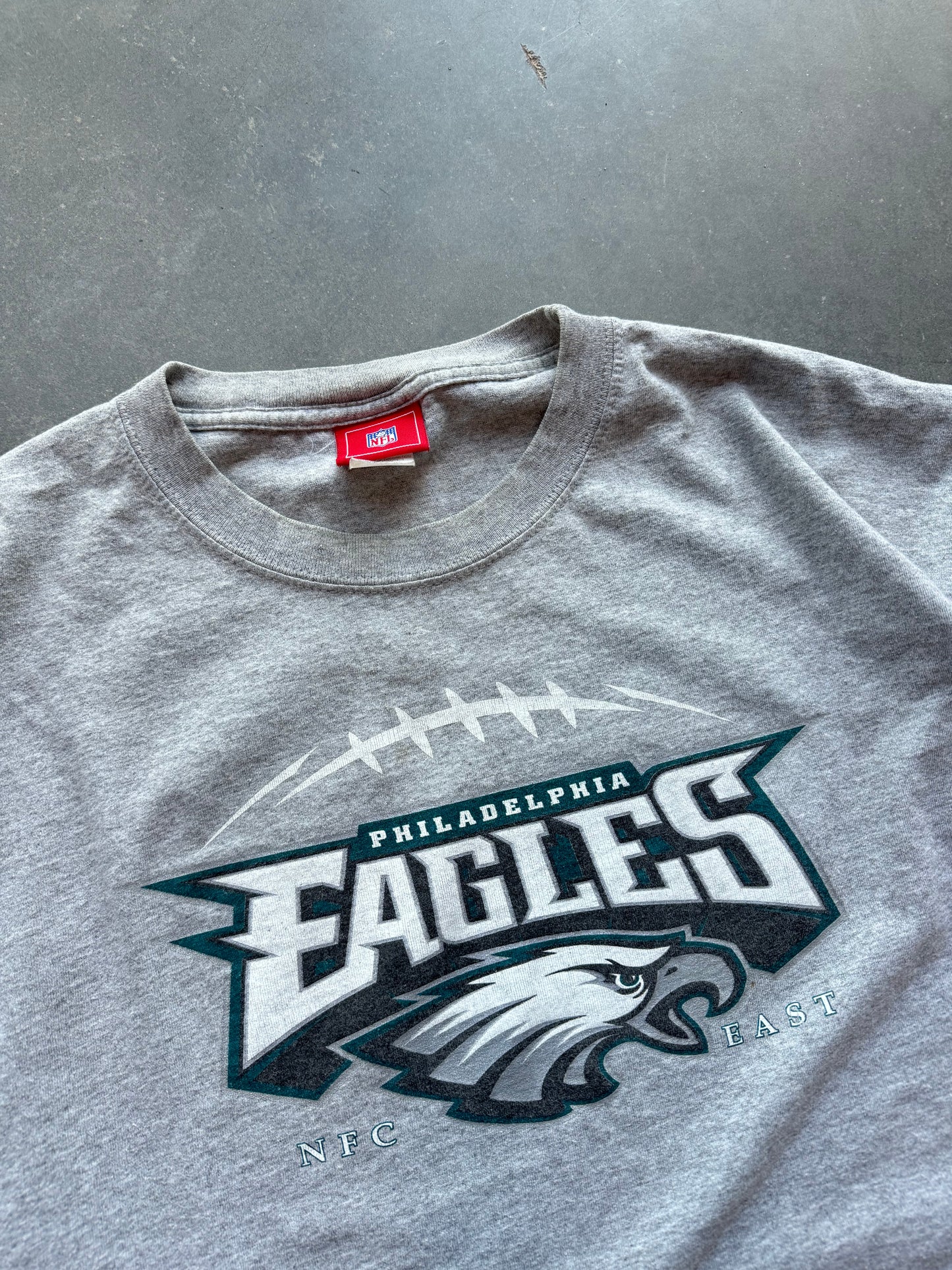 00’s Philadelphia Eagles Vintage NFC East NFL Grey Logo Tee (XL)