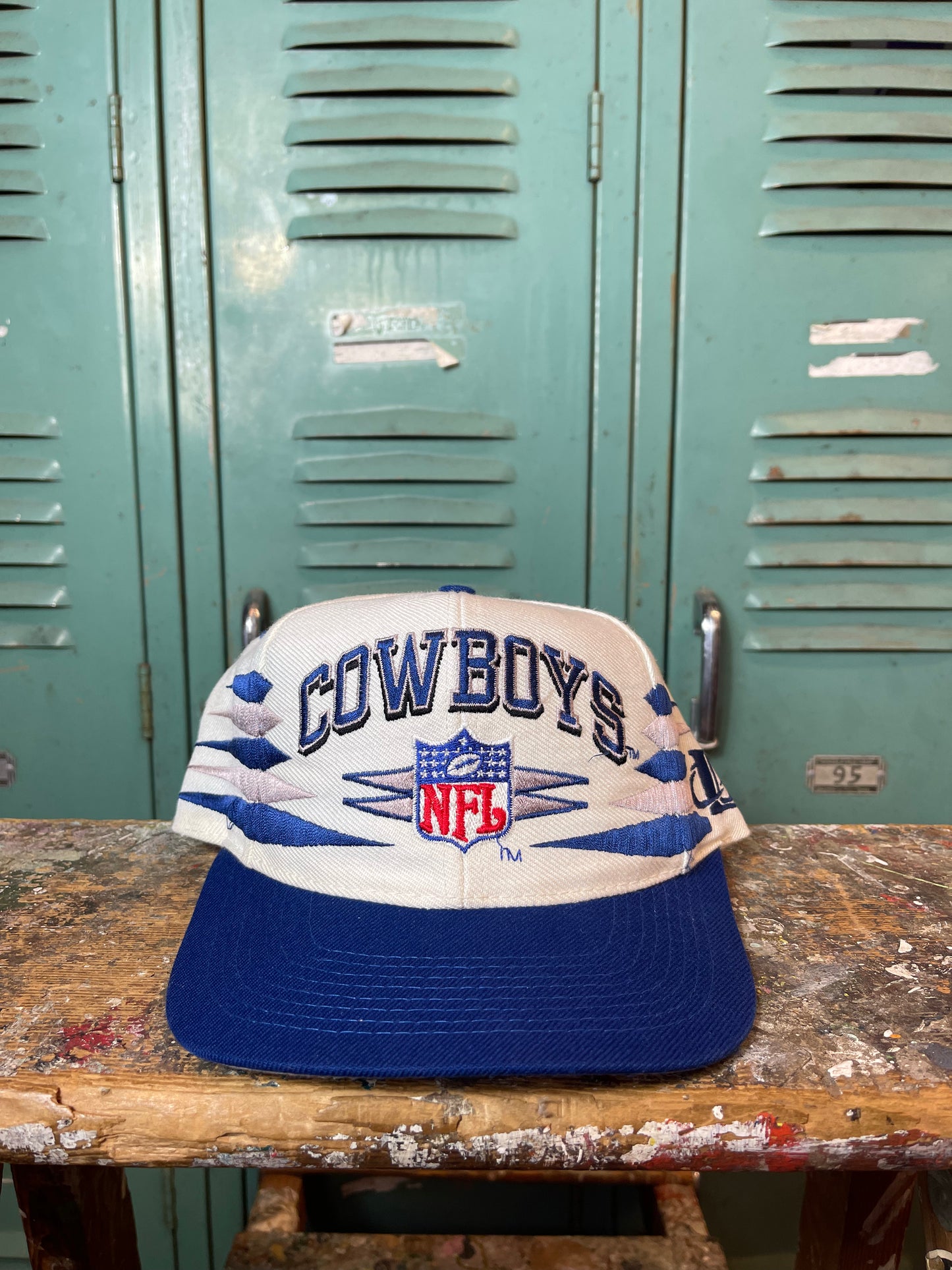90 s Dallas Cowboys Vintage Logo Athletic Diamond Cut NFL Snapback Hat Locker Room CLT