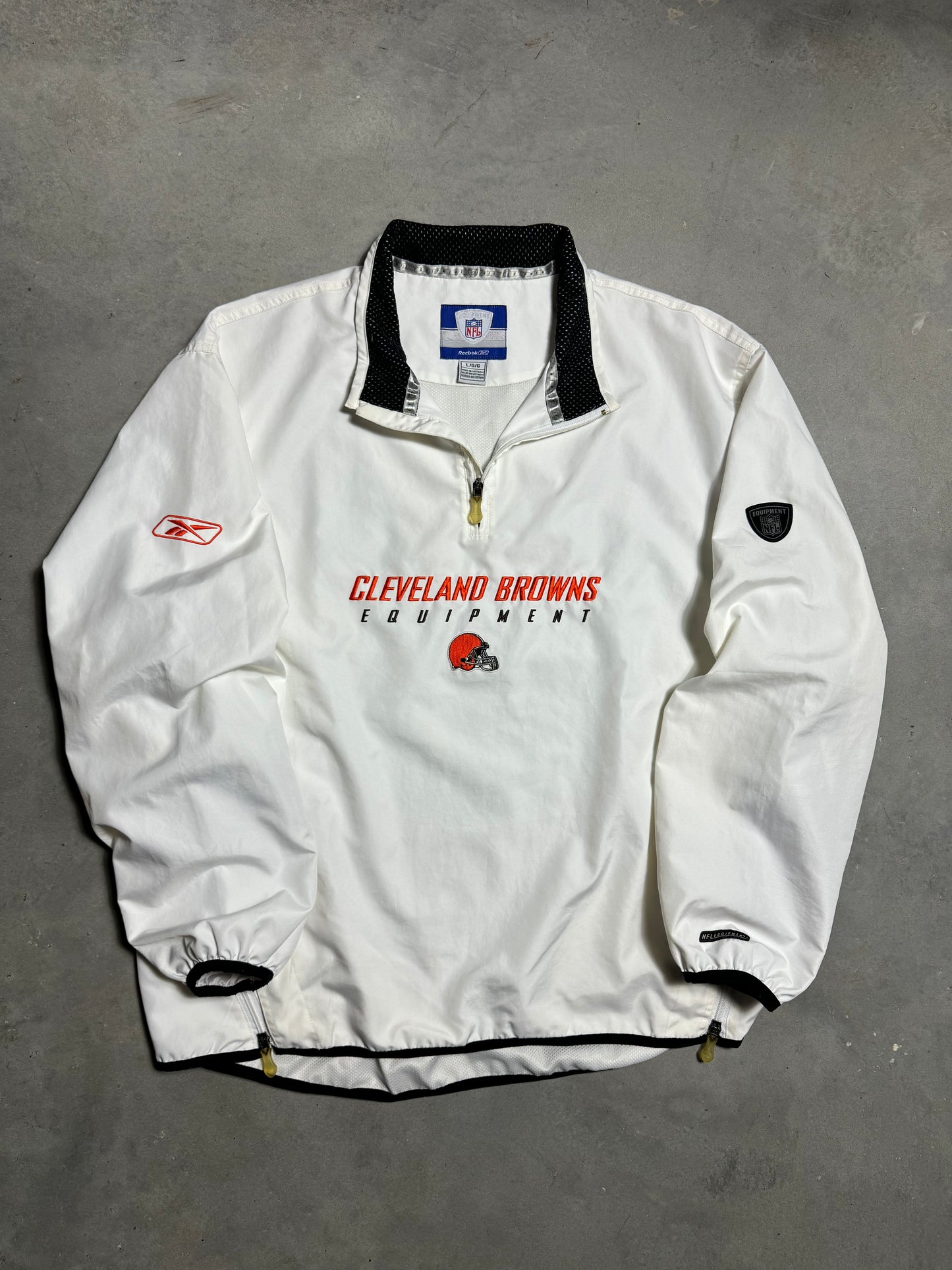 00’s Cleveland Browns Vintage White Reebok NFL Equipment Half Zip Nylon Pullover (Large)