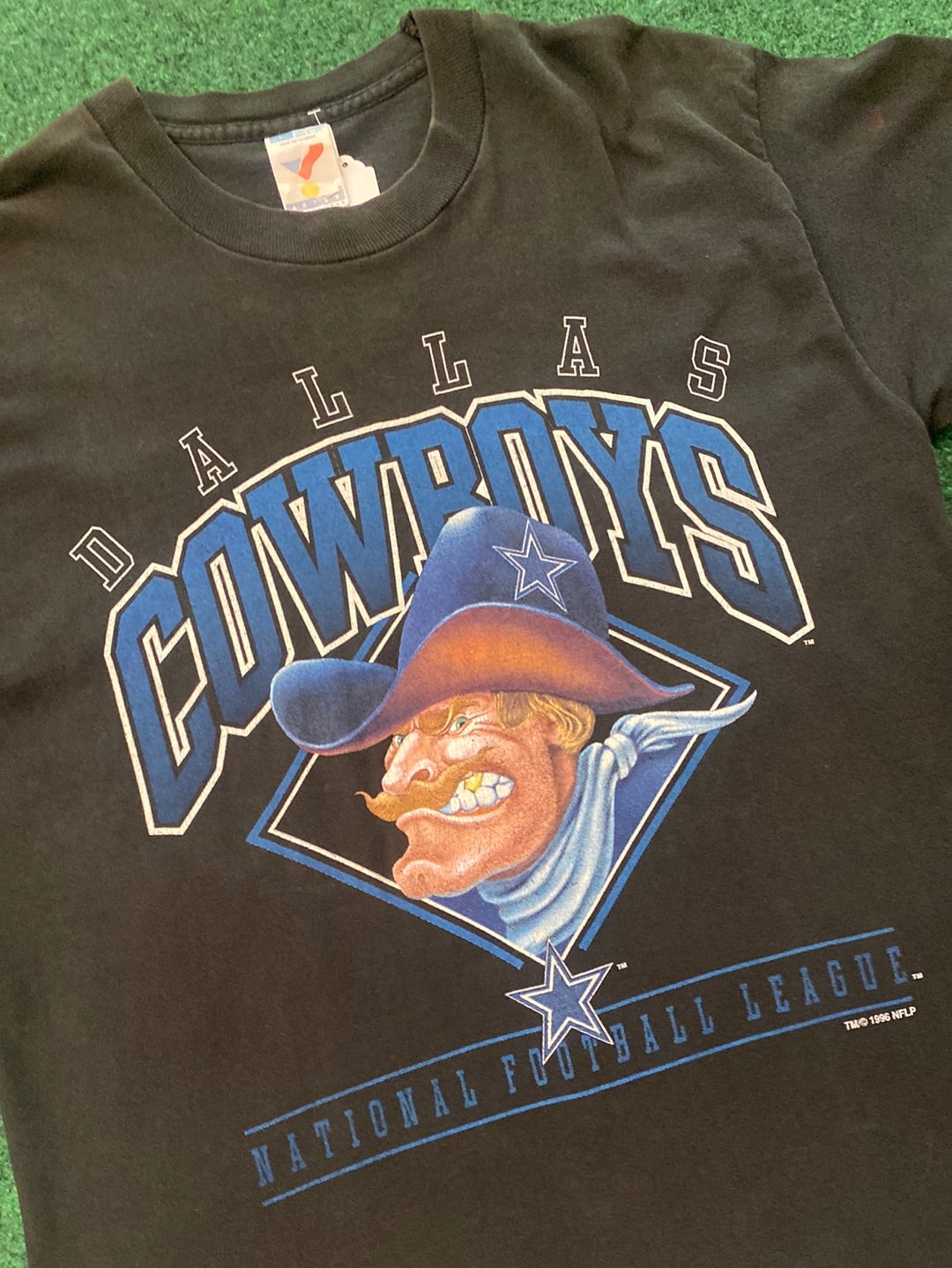 1996 Black Dallas Cowboys NFL Realistic Logo Vintage Shirt (Large)