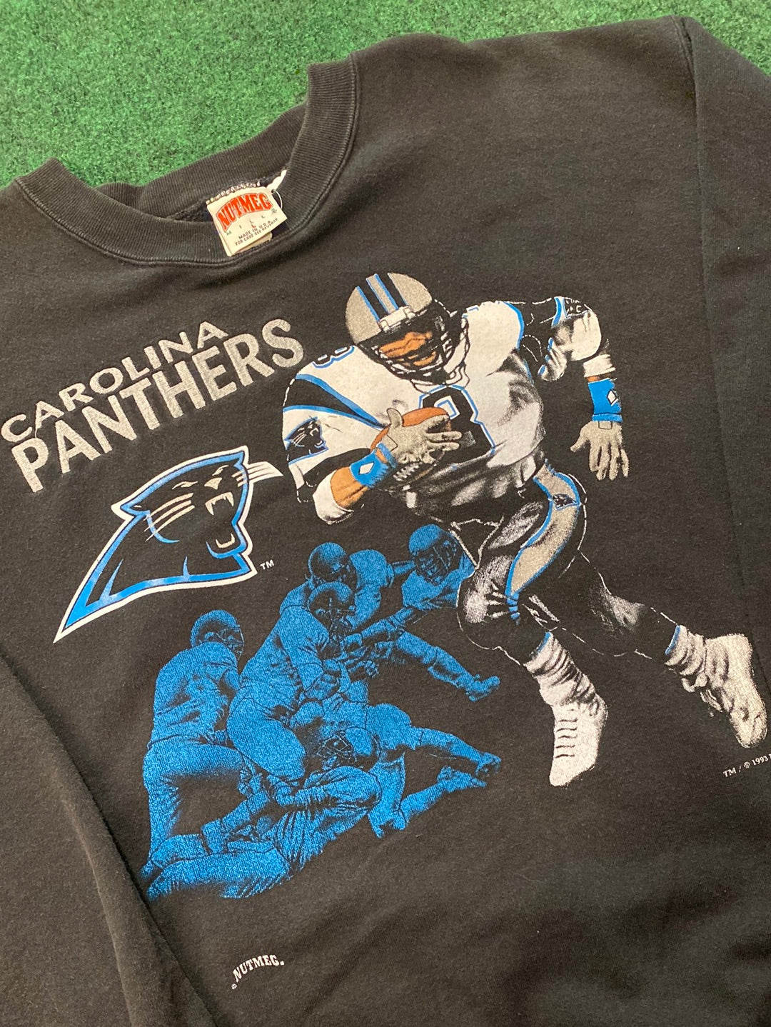 1993 Black Faded Carolina Panthers Embroidered NFL Vintage Crewneck Sweatshirt (Large)